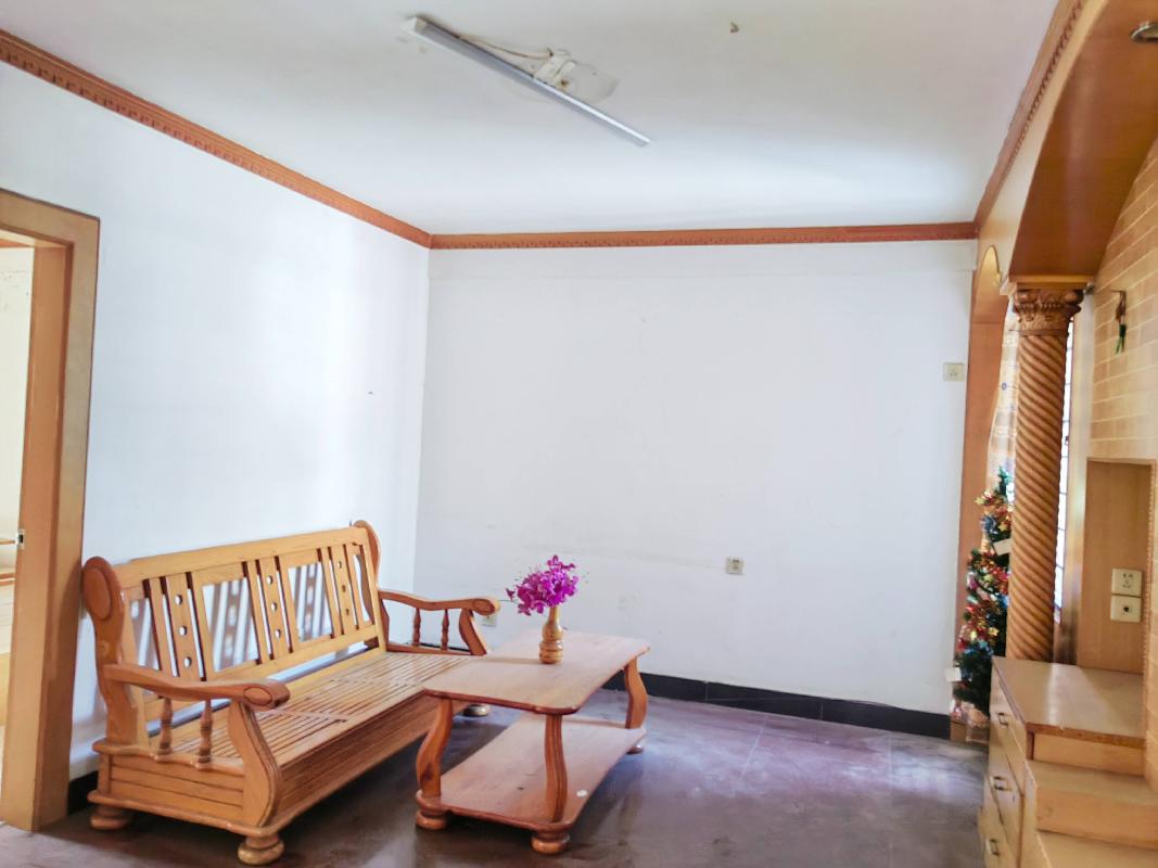 建南花园4幢506室住宅及储藏间