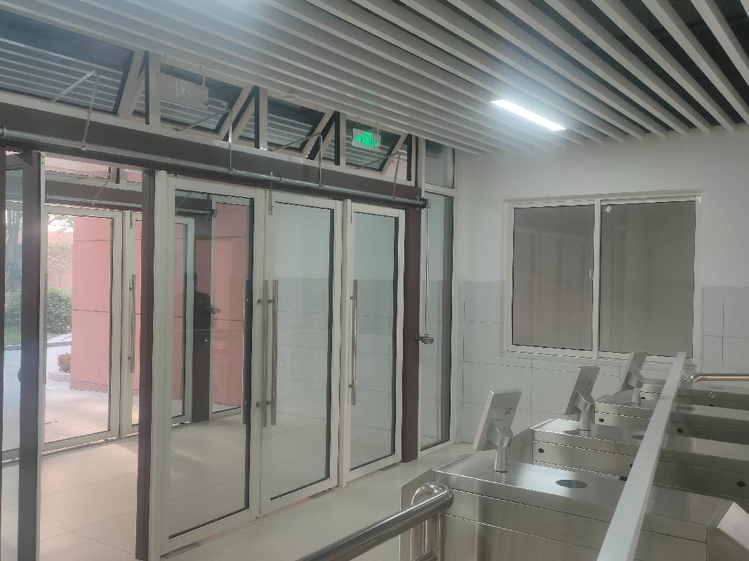 江苏省徐州市沛县湖西职业教育园江苏建筑职业技术学院湖西校区D6,C5,C6学生公寓楼和C2、C3综合楼部分场地（用于自动售货机）公开招租(国资监测编号GR2025JS1000450)