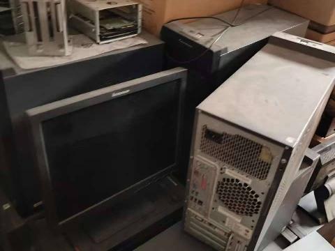 变压器、课桌、餐桌、废旧电脑等转让公告