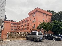 南宁市星光大道3号江南体育馆大院内3宗资产整体招租（10年）项目交易公告