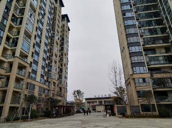 成都市彭州市安信路XX小区住宅42套转让公告（可单独购买）
