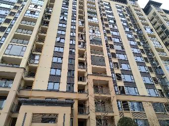 成都市彭州市安信路XX小区住宅42套转让公告（可单独购买）