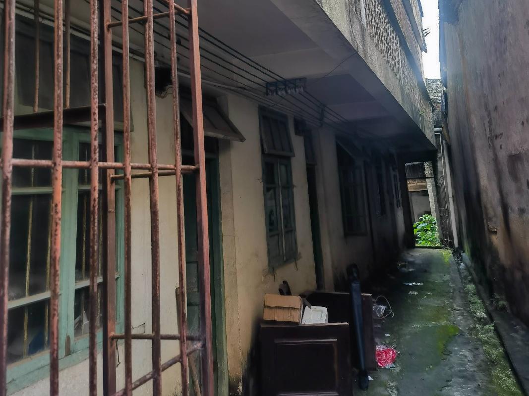 广西临桂农村商业银行股份有限公司持有的六塘镇中街四层办公楼整体转让项目交易公告(三次挂牌)
