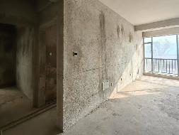 红河州个旧市金湖东路121-2号金水湖畔小区房产及车位一批