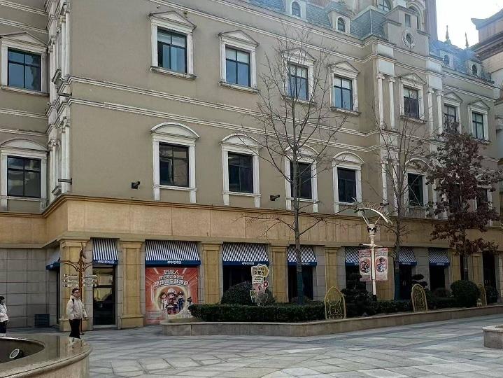 恐龙人俱乐部酒店19号楼一层部分商铺招租公告