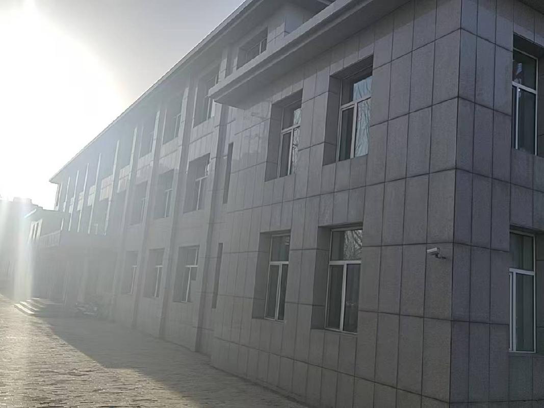 通辽市科尔沁区霍林办事处三委472勘探队三层办公楼、老干部活动室及院落场地出租项目(二次挂牌)