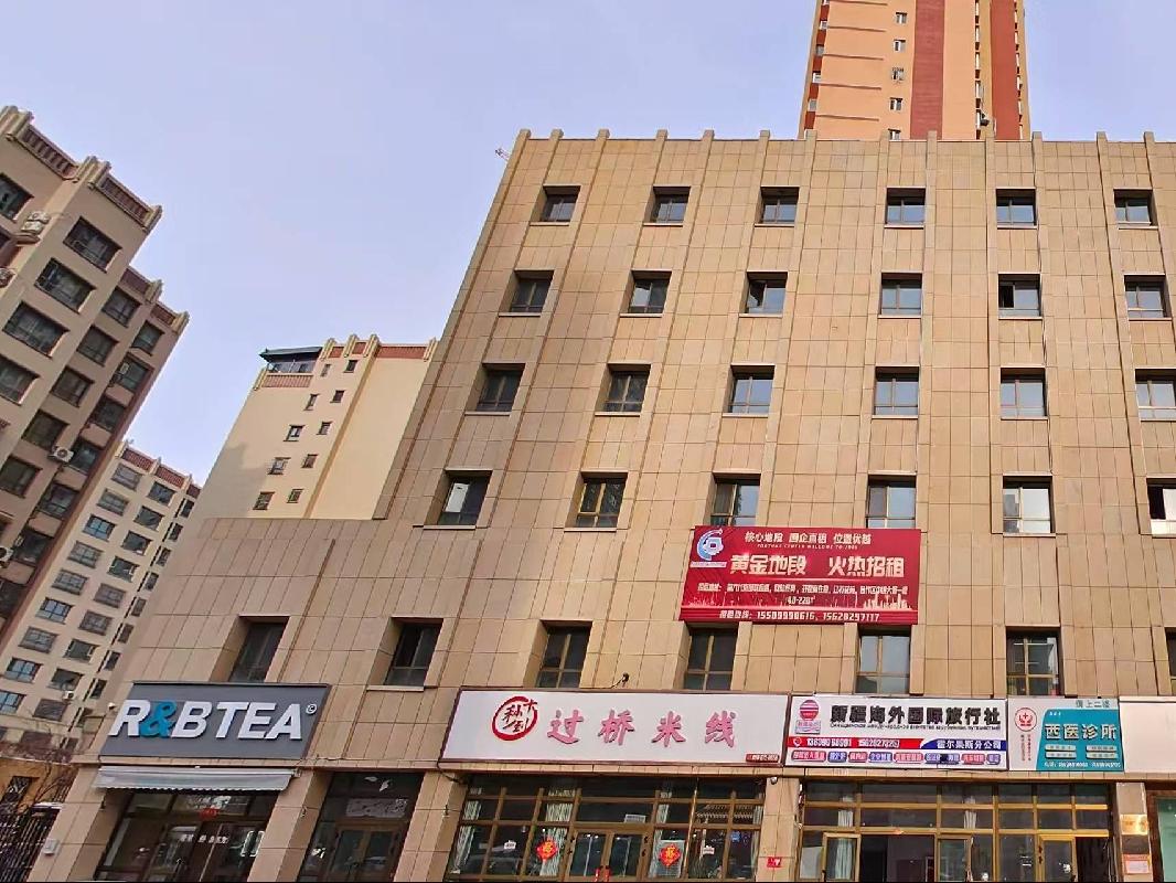 霍尔果斯市滨河北路开建商住楼201号约91.82㎡对外招租
