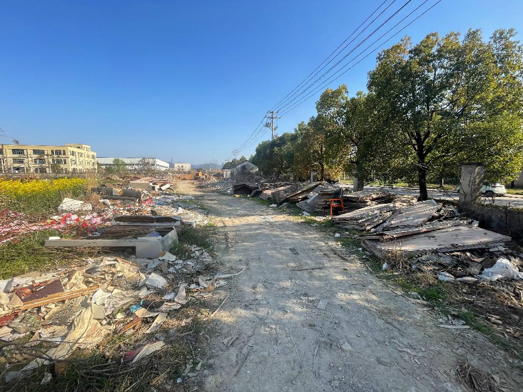 青阳县蓉城镇光明村青山路东侧、东河路北侧地块一宗工业用地土地使用权及在建工程转让公告（降价挂牌）(国资监测编号GR2025AH2001097)