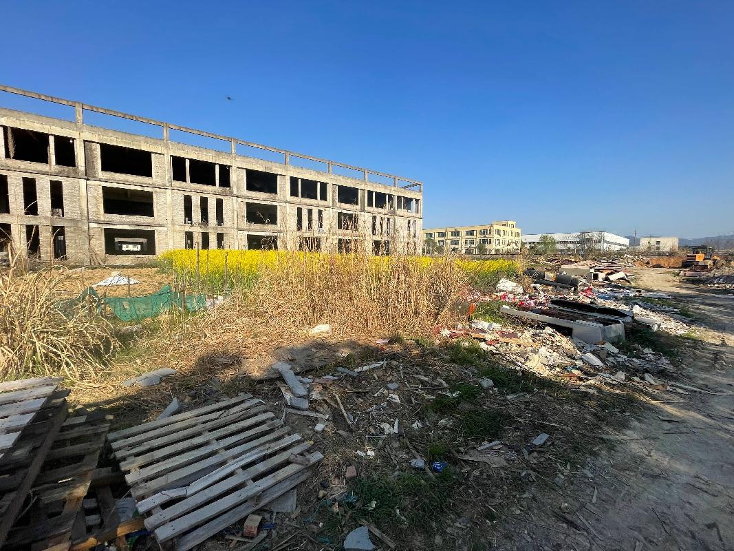 青阳县蓉城镇光明村青山路东侧、东河路北侧地块一宗工业用地土地使用权及在建工程转让公告（降价挂牌）(国资监测编号GR2025AH2001097)