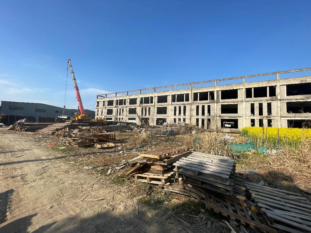 青阳县蓉城镇光明村青山路东侧、东河路北侧地块一宗工业用地土地使用权及在建工程转让公告（降价挂牌）(国资监测编号GR2025AH2001097)