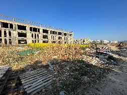 青阳县蓉城镇光明村青山路东侧、东河路北侧地块一宗工业用地土地使用权及在建工程转让公告（降价挂牌）(国资监测编号GR2025AH2001097)