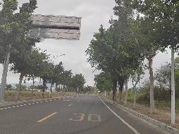 三亚市海棠区藤桥路与6号路之间路段、6号路、2号路路灯线杆道旗广告牌公开招租