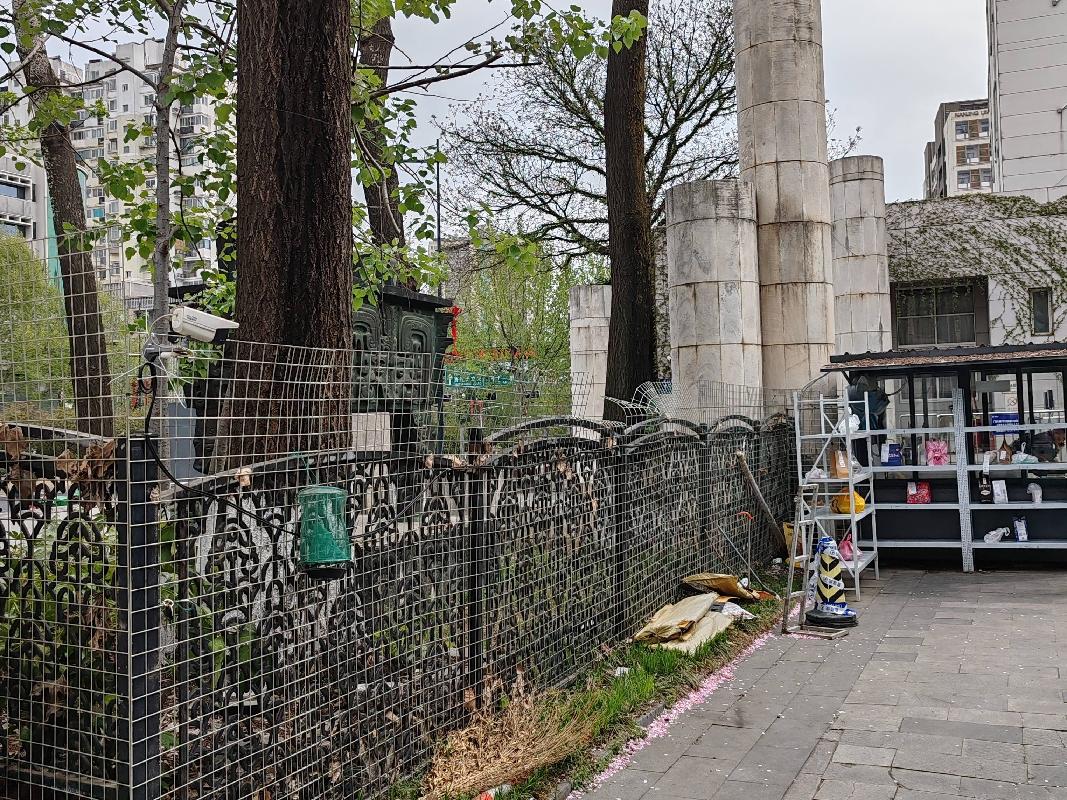 南京艺术学院（北京西路74号）南门、东门、西门外卖柜场地点位公开招租(国资监测编号GR2025JS1002365)