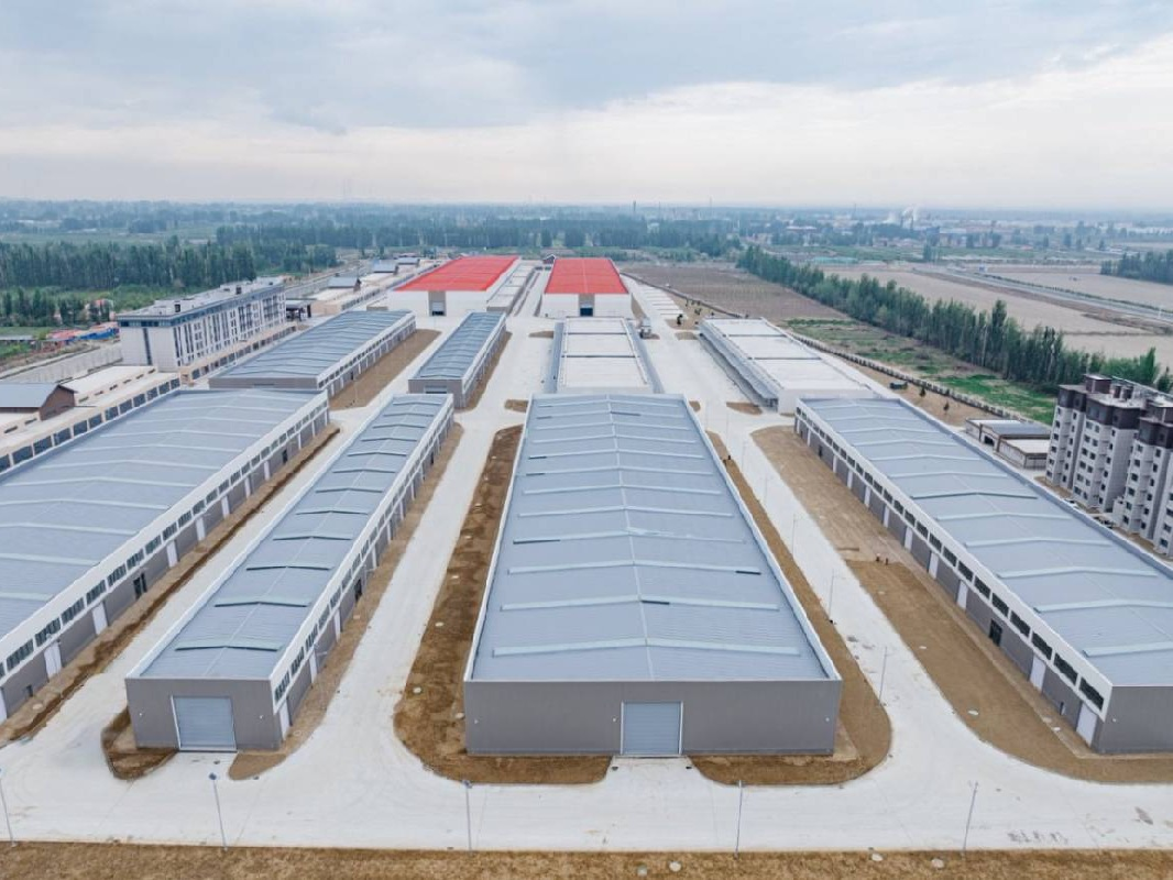 新疆生产建设兵团第四师创锦农业开发集团有限公司位于可克达拉市现代农业产业园整体对外招租（租期十二年）