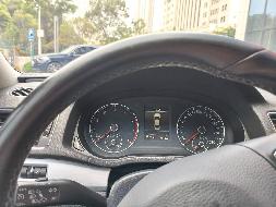 一台大众帕萨特SVW72010GJ轿车2.0处置
