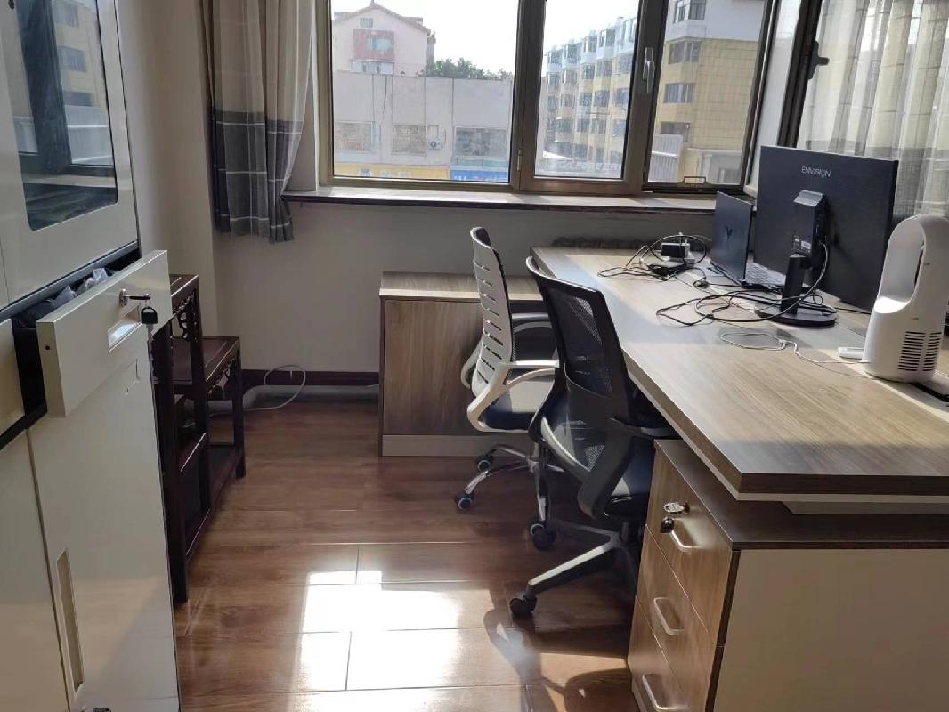 包头市昆都仑区白云路99号综合楼写字间401-402室出租（年租金底价：10600元，租期：1年）（包钢集团工业与民用建筑工程有限公司）(国资监测编号GR2025NM1004035)