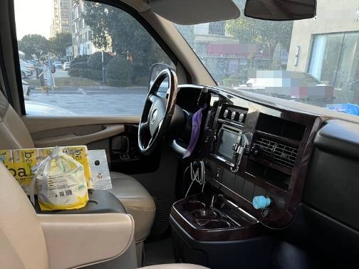 吉姆西 萨瓦纳1GTZGGBG(皖PD2029）大型普通客车转让公告