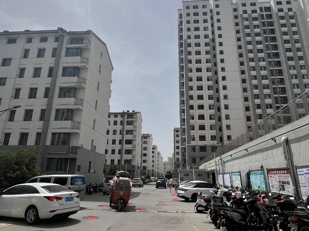 嘉鸿首府小区55个车位处置公告(二次挂牌)