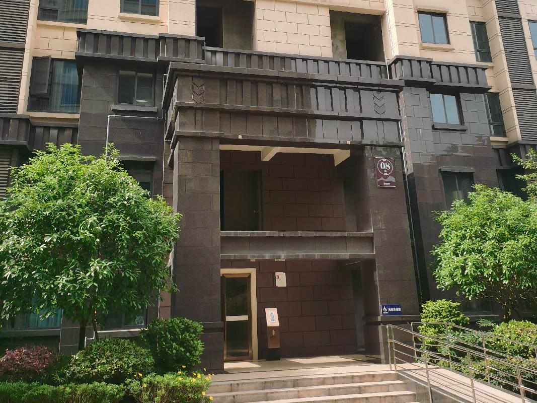 四川省眉山市彭山区凤鸣街道迎宾大道西段77号（迎宾壹号）8幢1-701室转让公告（第三次）