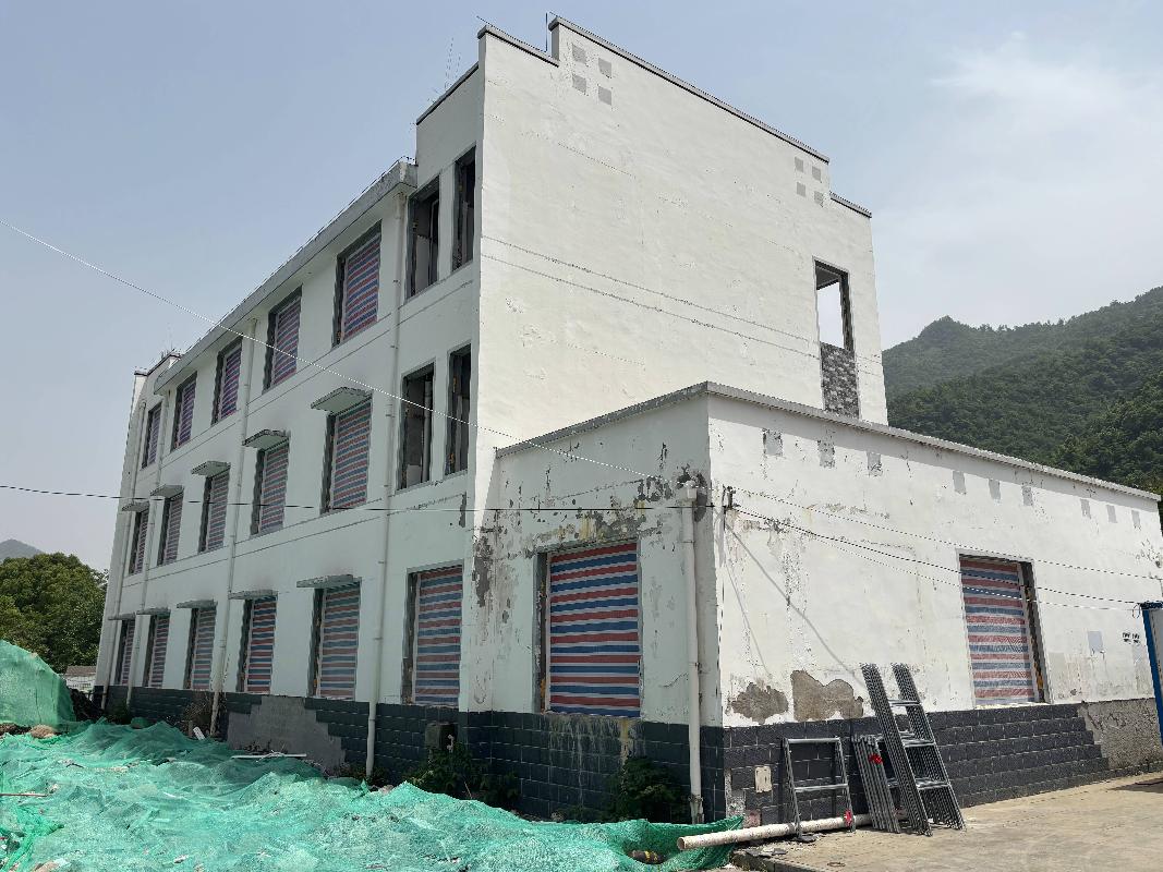 石台县大演乡新农村牯牛降新景区商业街共6栋商业房产及土地使用权整体转让公告(国资监测编号GR2025AH2001418)