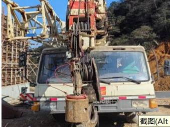 废旧汽车起重机1台 （湘A23120）