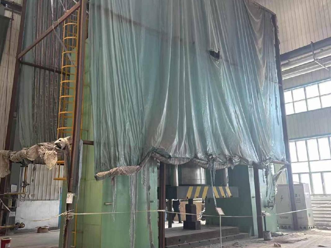兰州兰石重型装备股份有限公司拥有的龙门式油压机机器设备转让公告(国资监测编号GR2025GS1000722)