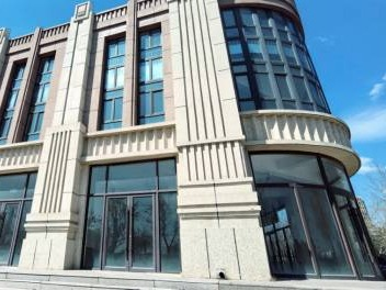 赤峰市新城区小新地组团铁南大街以东、小一街西、支三路北西城尚景小区G01号楼1-101公开招租（租金底价124000.00元/年；租期2年）(国资监测编号GR2026NM1003894)