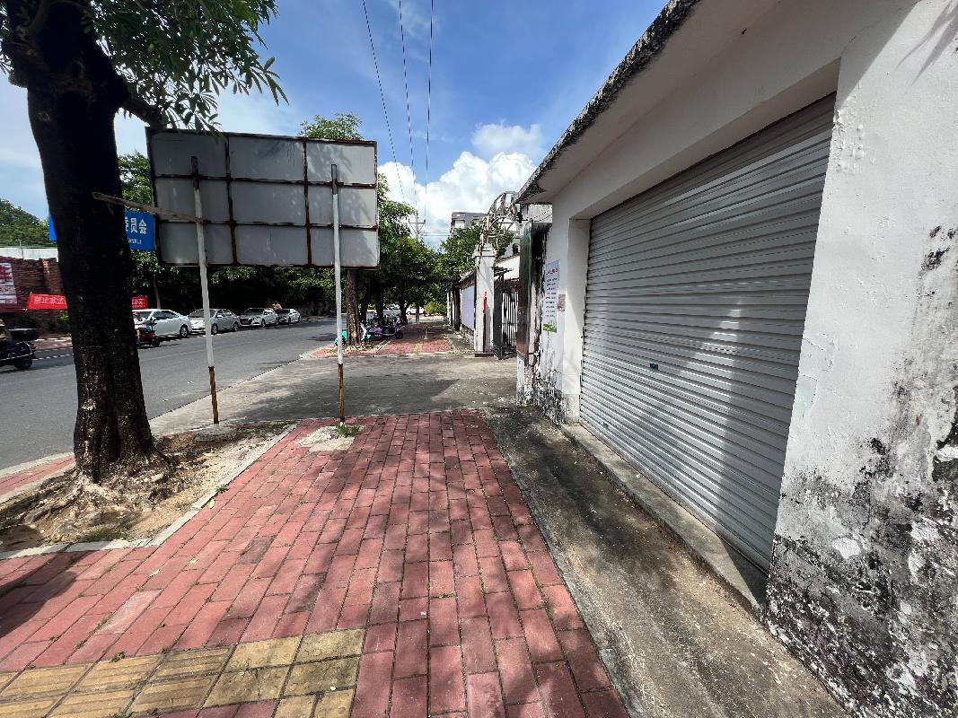 北海市海城区地角街道昆明路社区入口右侧约15平方米平房招租项目