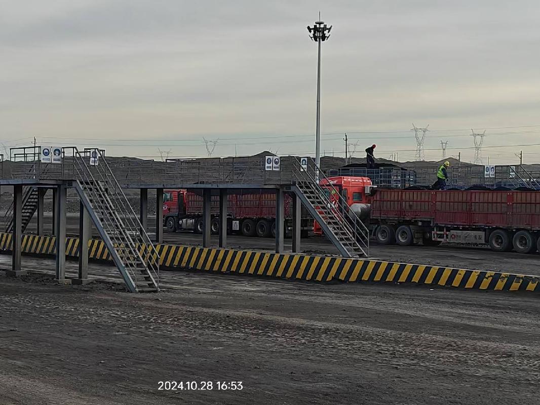 新疆哈密三塘湖能源开发建设有限责任公司租赁位于哈密三塘湖矿区石头梅一号露天煤矿一期工程11个篷布区土方及钢结构平台构筑物资产(国资监测编号GR2025XJ1000603)