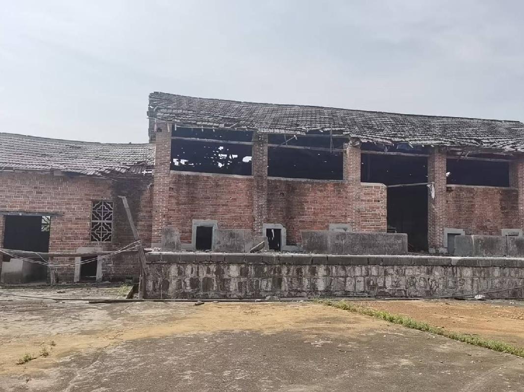 [娄底市]中石化娄底分公司位于娄底市涟源市毛坪乡权证编号涟房权证 2003 字第 02700682 号的房产(三次挂牌)
