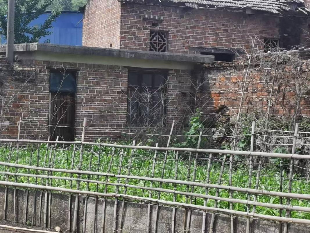 [娄底市]中石化娄底分公司位于娄底市涟源市毛坪乡权证编号涟房权证2003字第02700687号的房产(三次挂牌)