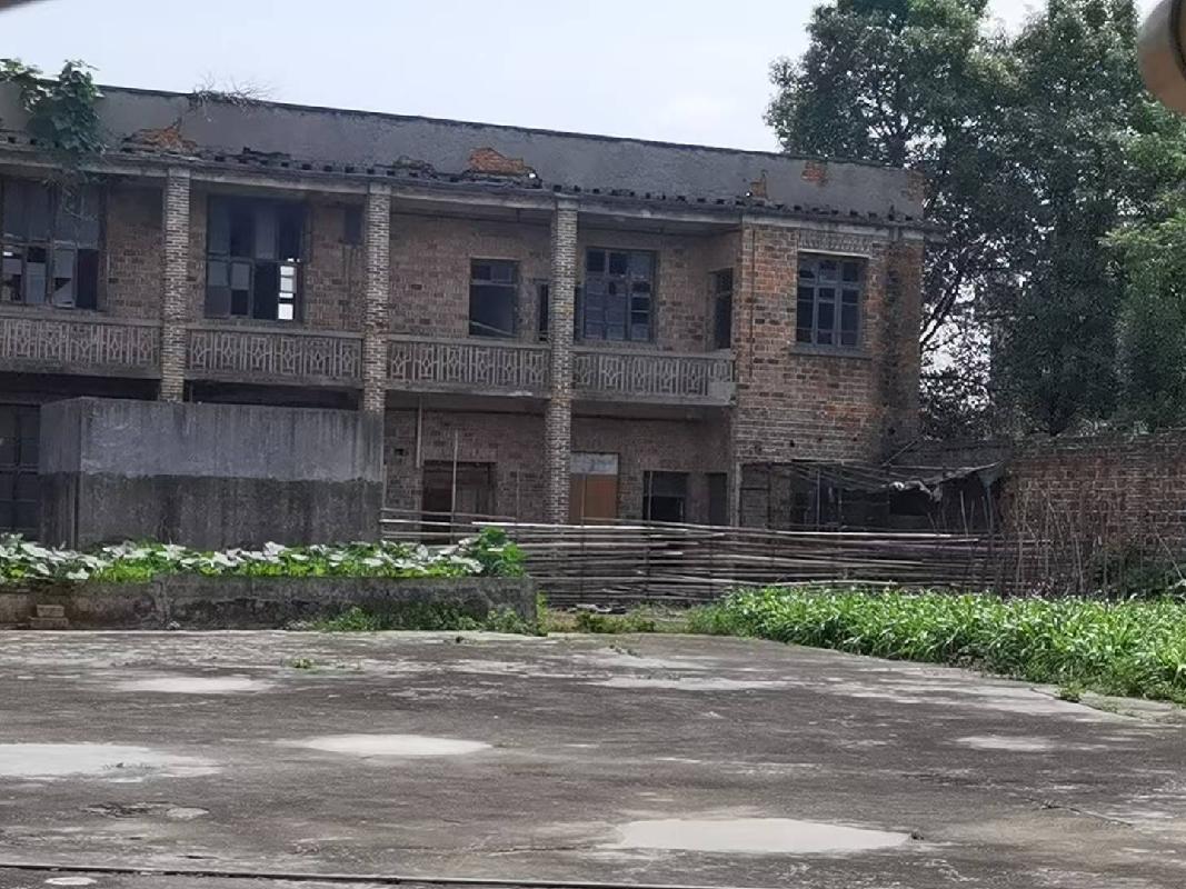 [娄底市]中石化娄底分公司位于娄底市涟源市毛坪乡权证编号涟房权证 2003 字第 02700688 号的房产(三次挂牌)