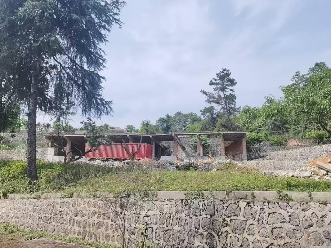 [娄底市]中石化娄底分公司位于娄底市涟源市毛坪乡权证编号权证编号：涟房权证 2003 字第 02700674 号的房产(三次挂牌)