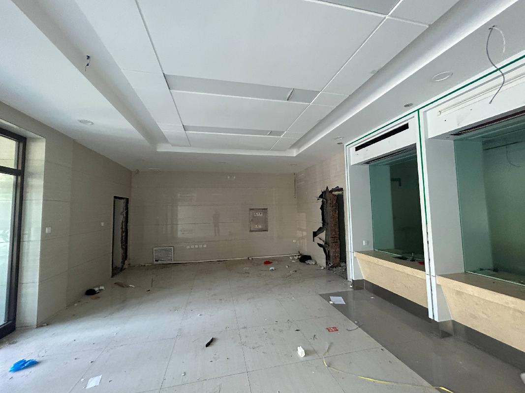 大庆市让胡路区望海2号楼10号厅房产转让交易公告(国资监测编号GR2025HL2002727)