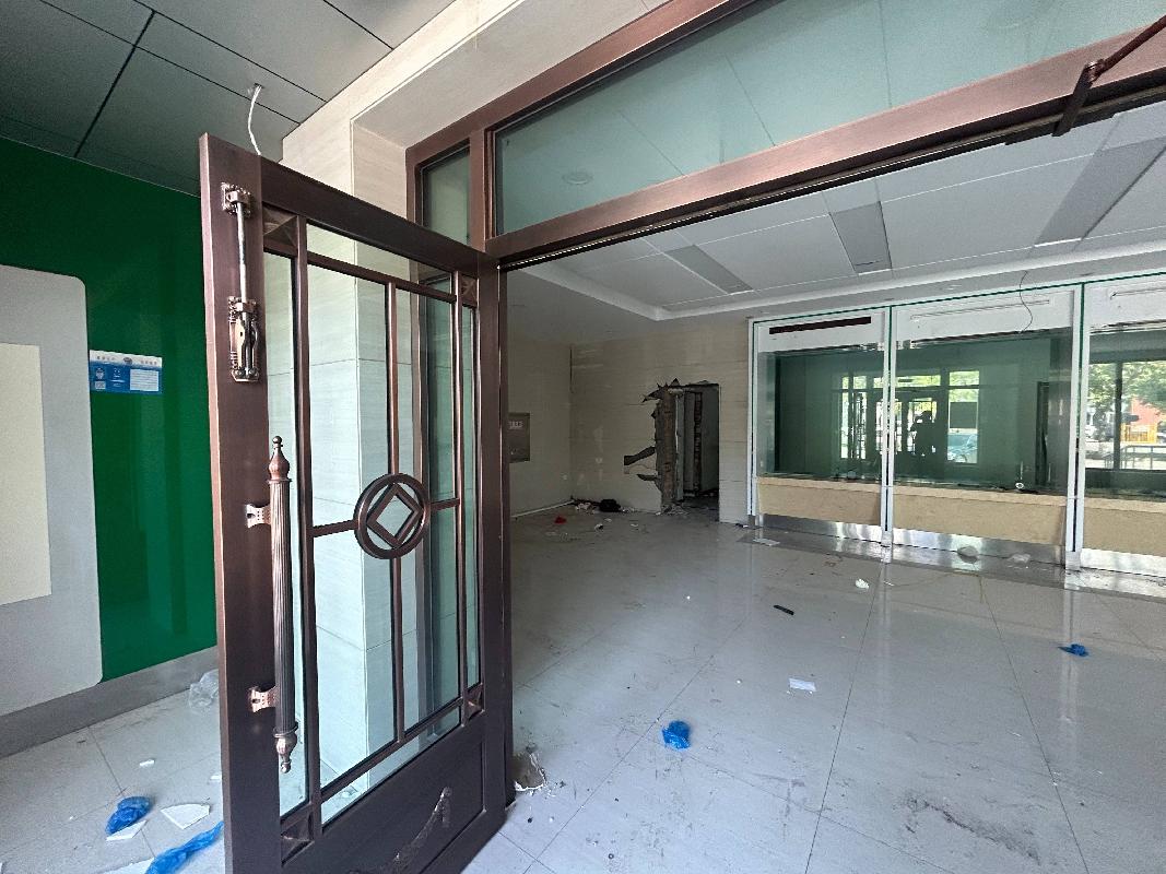 大庆市让胡路区望海2号楼10号厅房产转让交易公告(国资监测编号GR2025HL2002727)