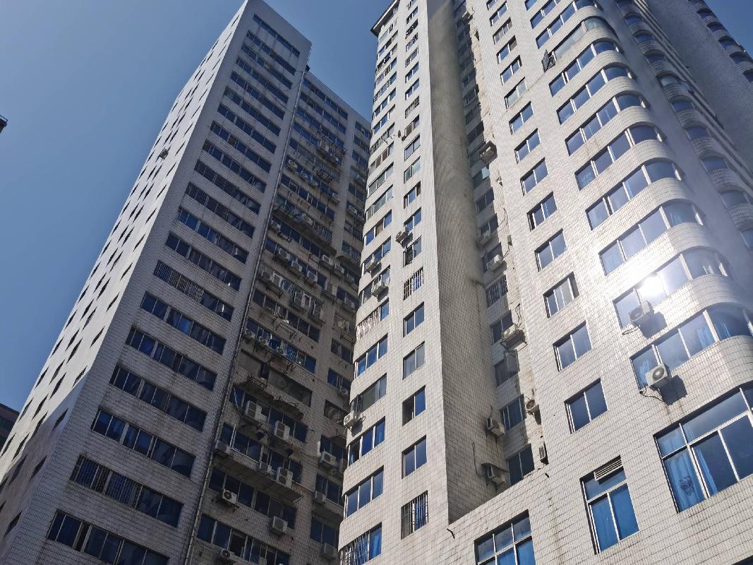 贵州省贵阳市云岩区延安东路3号智诚大厦A栋9层、10层、11层1号房产分别转让