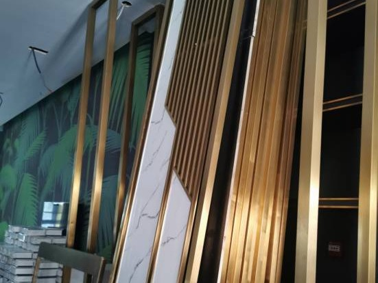金属屏风、空调等一批废旧资产转让（内蒙古发展大厦酒店有限公司）(国资监测编号GR2025NM1004725-9)