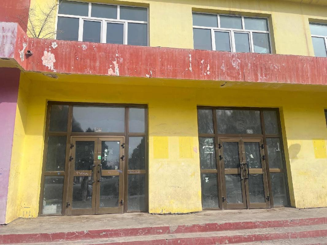 [伊犁哈萨克自治州]新源县鑫通集团公司位于新源县喀拉布拉镇团结路原工商所北侧第三间约30㎡对外招租，租期三年