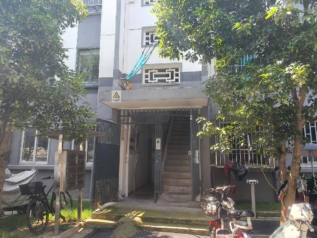 天华化工机械及自动化研究设计院有限公司位于江苏省苏州市吴中区苏苑新村4套住宅转让公告