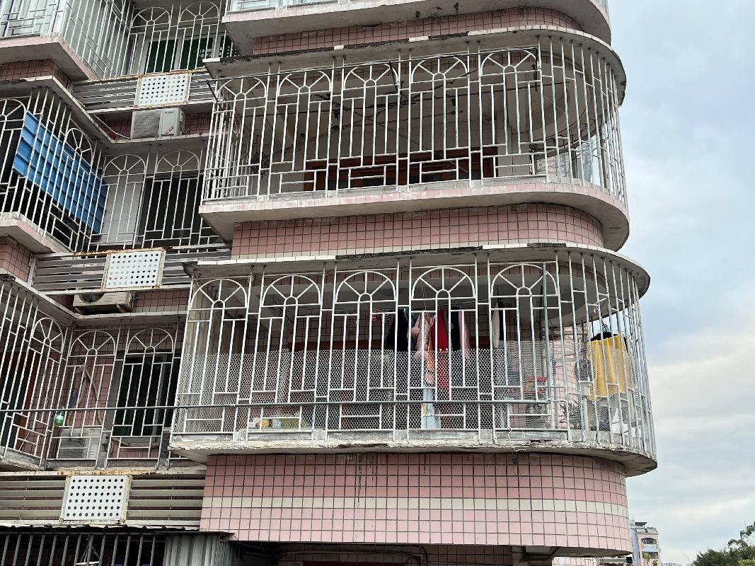 福州市台江区排尾路271号鳌峰花园12宗房地产项目分别转让