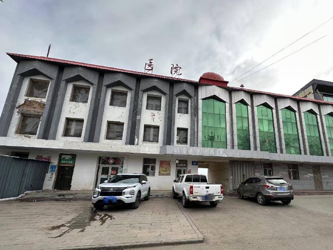 昭苏县城建公司位于昭苏县解放街287、289号原审计局办公楼及东侧房屋整体约1958.74㎡对外转让