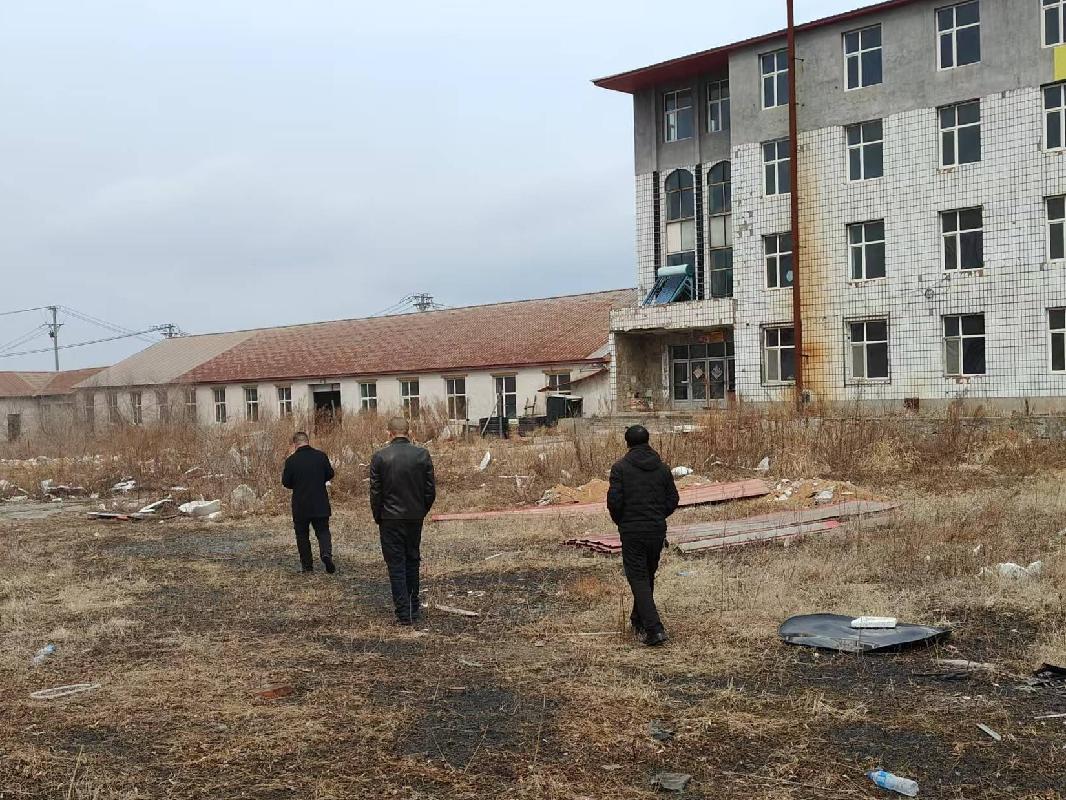 鸡西市平岗矿立新委6处房地产整体转让交易公告