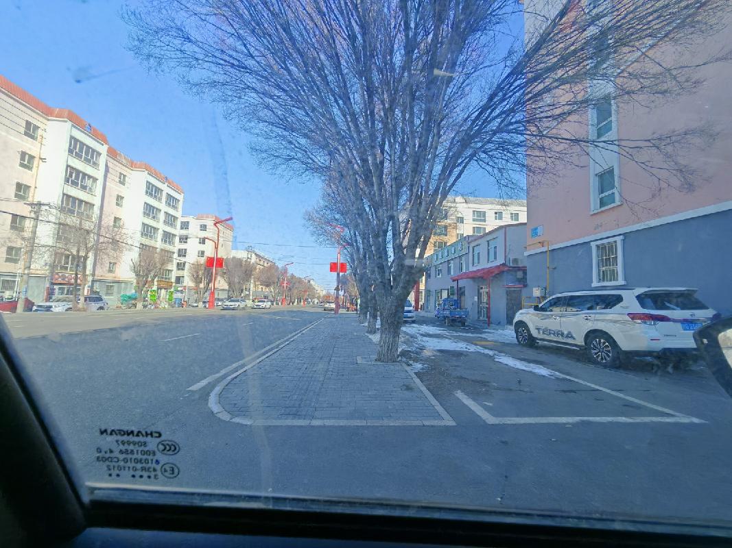 [塔城地区]中石油新疆销售有限公司塔城分公司转让位于裕民县二区红花路红花小区2号楼1单元301房地产