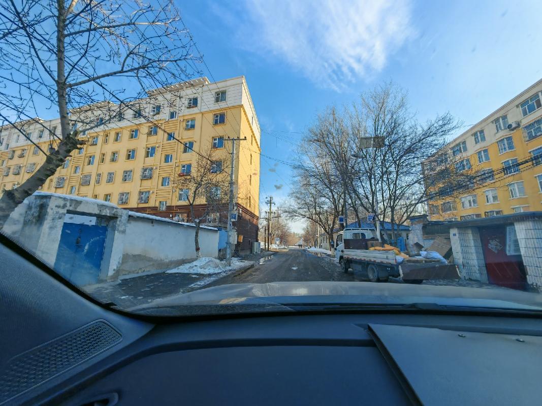 中石油新疆销售有限公司塔城分公司转让位于额敏县阿格勒克路城南小区1栋3单元105室九地段050500047#房地产