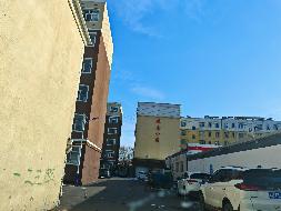 中石油新疆销售有限公司塔城分公司转让位于额敏县阿格勒克路城南小区1栋3单元105室九地段050500047#房地产(国资监测编号GR2025XJ1000820)
