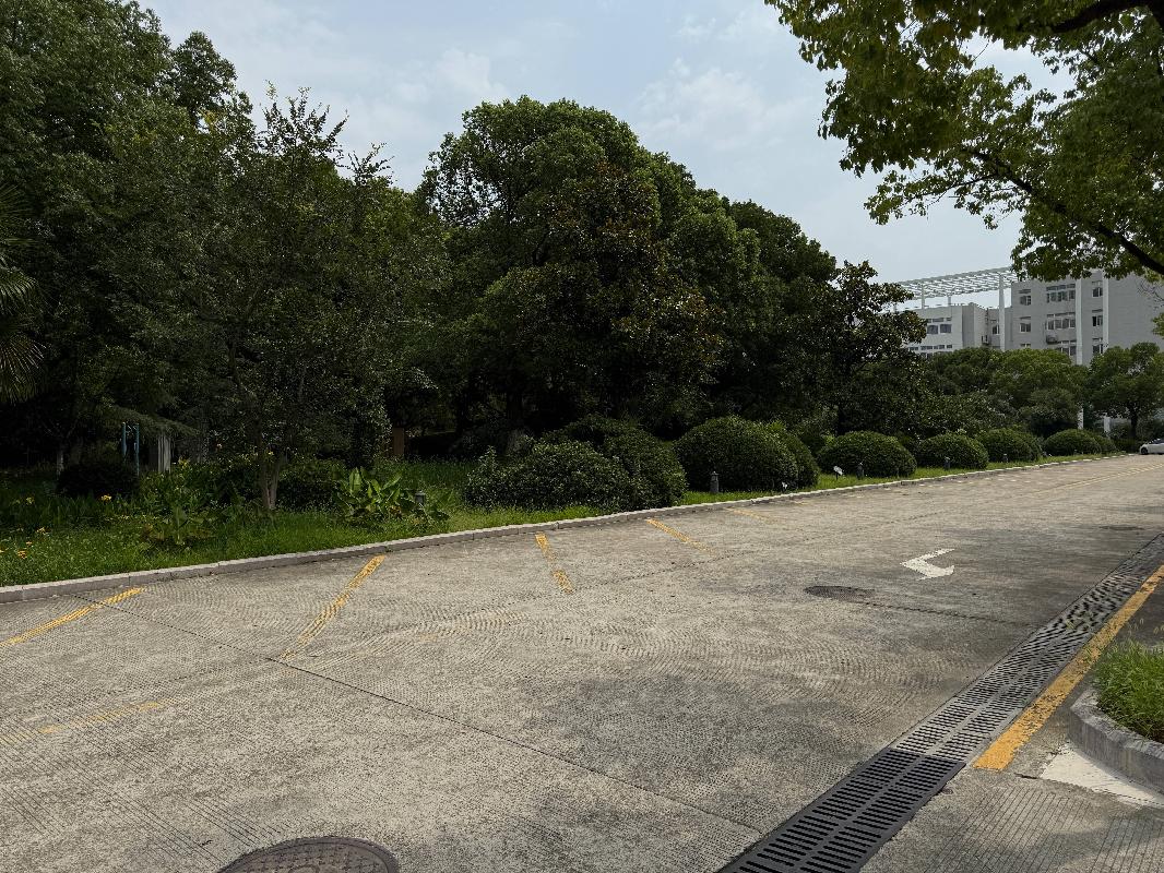 常州市武进区滆湖中路33号常州工程职业技术学院行政楼北侧新能源汽车充电桩场地点位招租公告(国资监测编号GR2025JS2005112)