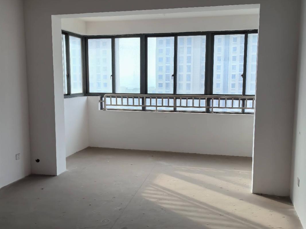 杨舍镇范庄花苑三套住宅第三次公开转让