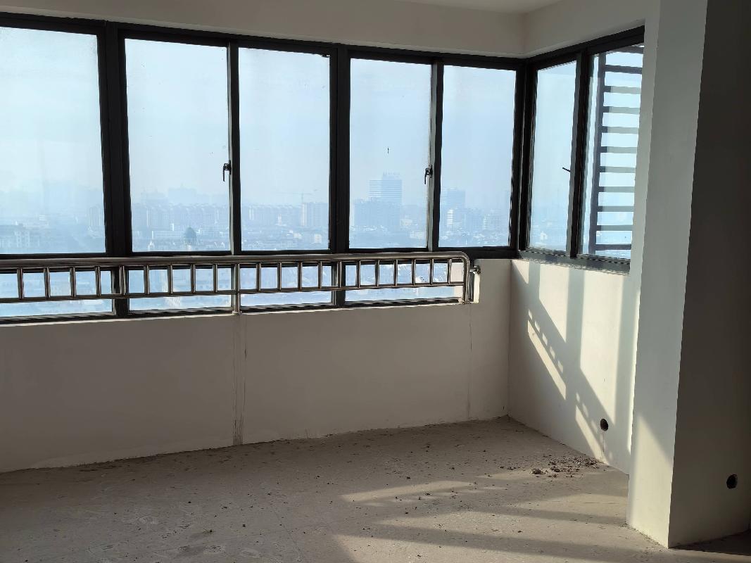 杨舍镇范庄花苑三套住宅第三次公开转让