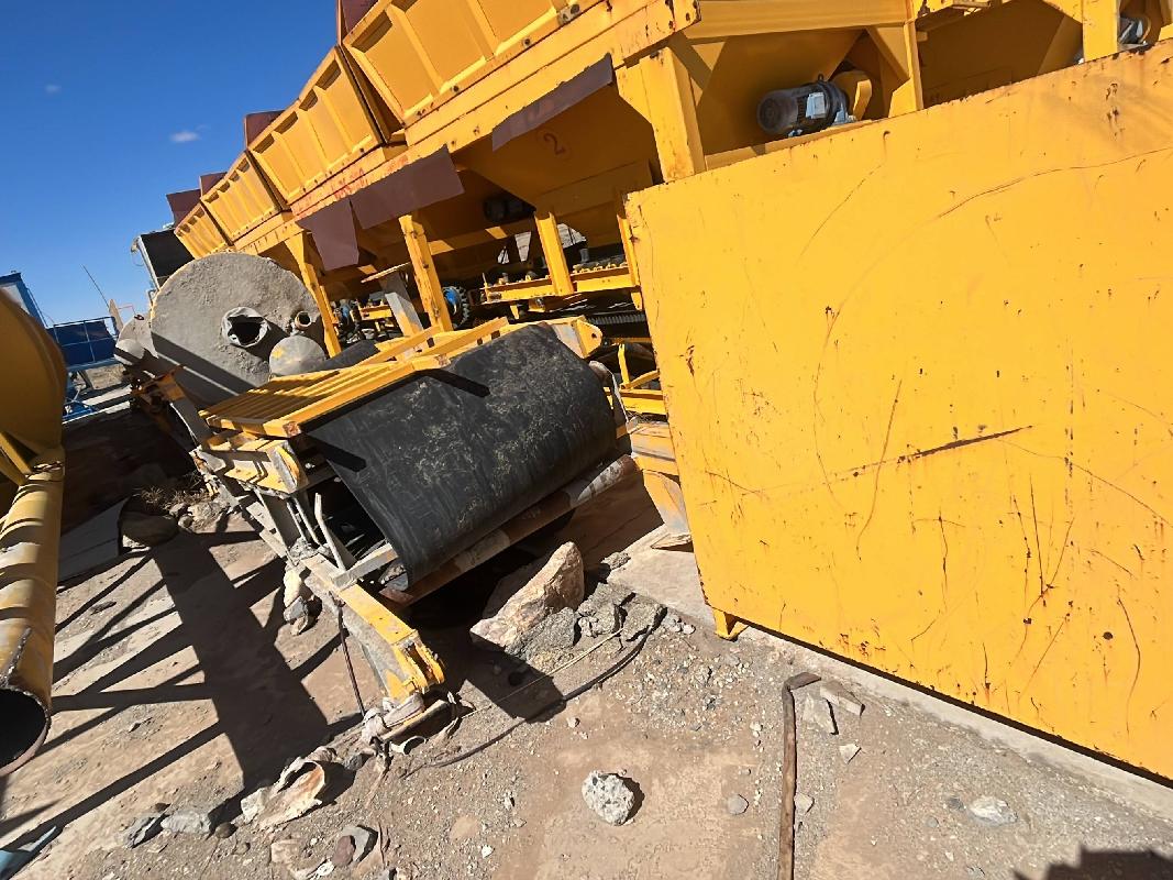稳定土拌合站、龙门吊等闲置资产打包转让（包头市公路工程股份有限公司）(国资监测编号GR2025NM1005684-2)