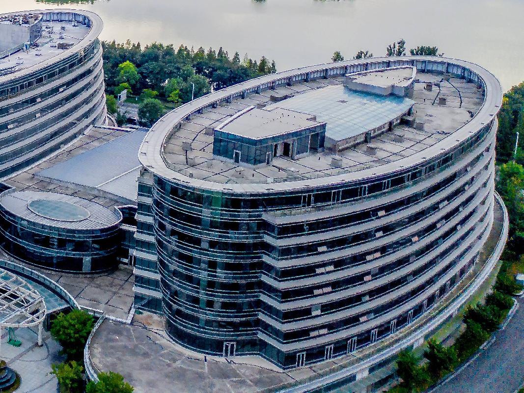 徐州市云龙区楚韵路8号大龙湖彩云里广场1、2号楼1-101房地产转让公告(国资监测编号GR2025JS4005224)